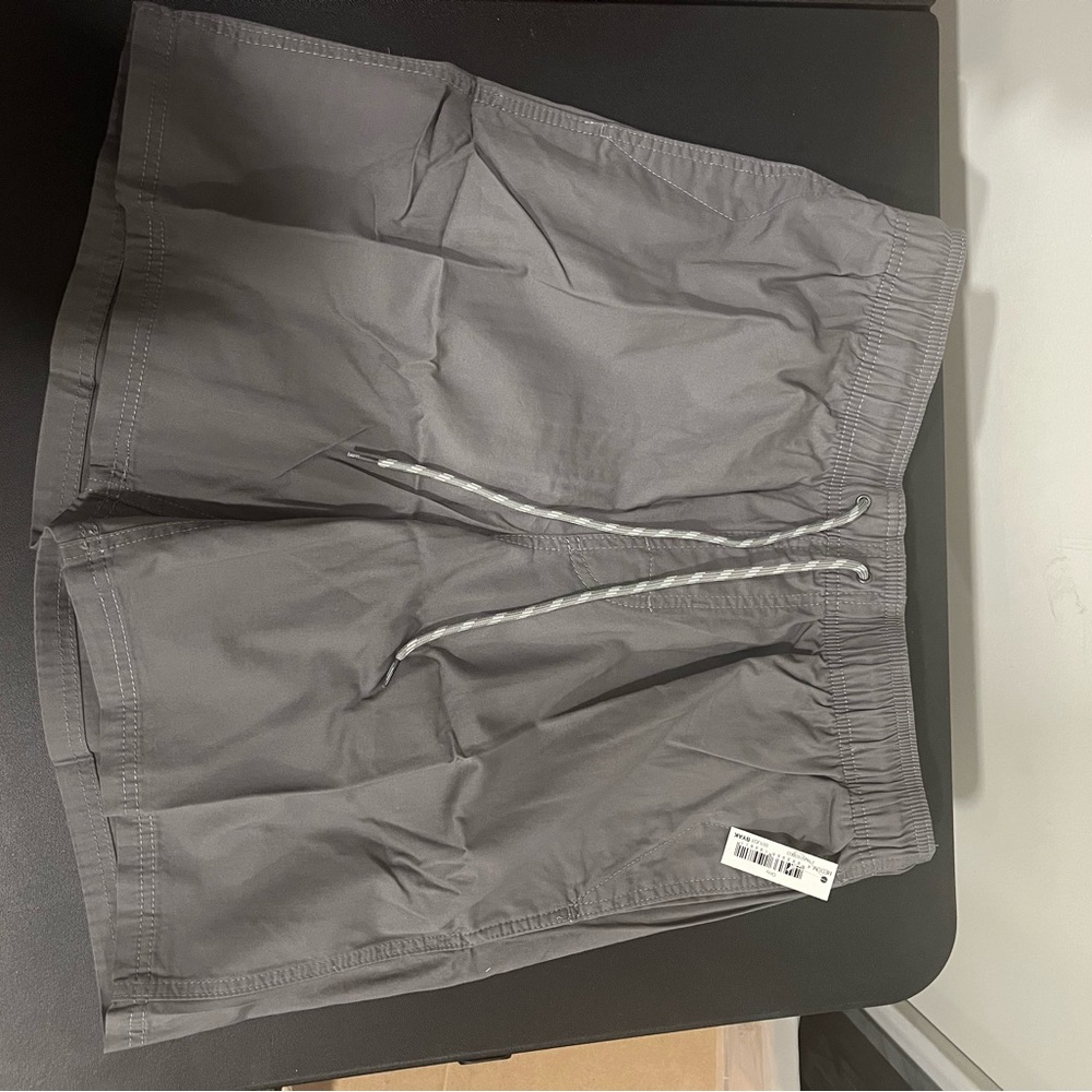 Amazon Essentials Gray Cargo Shorts